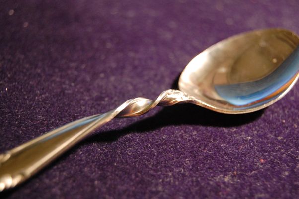 Twisting Spoon by Kikuchi